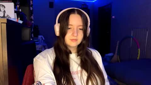 Snapshot of sassy_touch_heat_x3 chatting on 11/26/25, 05:25 Marmulka or Mary online show from 11/26/25, 05:25