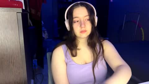 Snapshot of sassy_touch_heat_x3 chatting on 12/15/25, 06:12 Marmulka or Mary online show from 12/15/25, 06:12