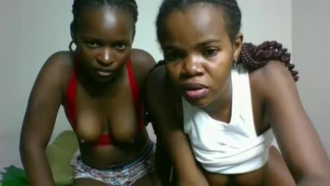 Snapshot of sassybrown25 chatting on 12/02/25, 10:27 sassybrown25 online show from 12/02/25, 10:27