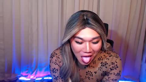 Snapshot of sassyffyra69 chatting on 03/11/25, 08:30 MARIO LABO online show from 03/11/25, 08:30