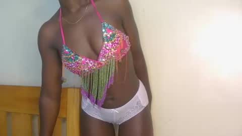 Snapshot of sassyleila chatting on 07/17/26, 12:28 sexxy one online show from 07/17/26, 12:28