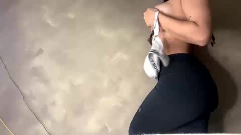 Snapshot of sassylilah chatting on 11/17/25, 02:23 Lilah online show from 11/17/25, 02:23