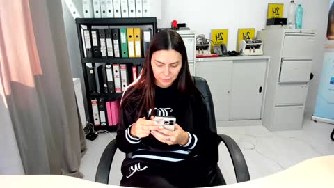 Snapshot of sassytiff chatting on 10/22/25, 10:37 sassytiff online show from 10/22/25, 10:37