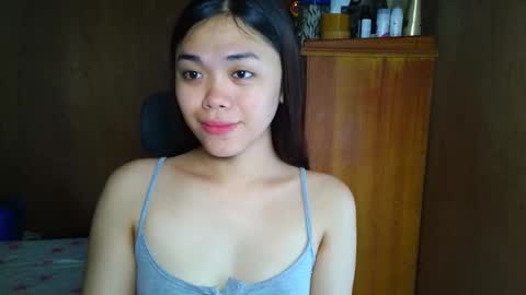 Snapshot of saszzyyumiie chatting on 11/23/25, 02:33 saszzyyumiie online show from 11/23/25, 02:33