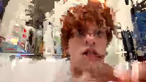 Snapshot of sat1sfaction chatting on 12/01/25, 08:58 Kristof online show from 12/01/25, 08:58