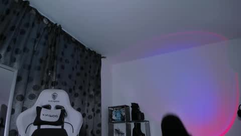 Snapshot of satanbabee_ chatting on 03/09/25, 11:14 im expecting 300 thumbs up on my altar online show from 03/09/25, 11:14