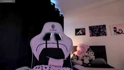    im expecting 300 thumbs up on my altar online show from 06/22/26, 09:34