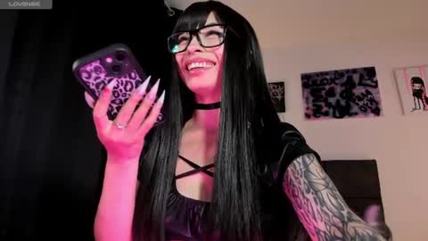    im expecting 300 thumbs up on my altar online show from 06/23/26, 11:14