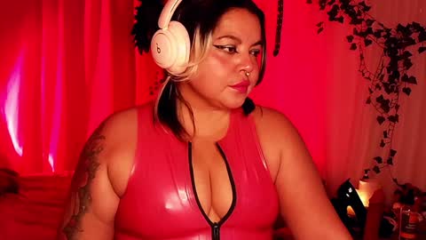 Snapshot of satyn_doll chatting on 12/22/24, 12:39 Gina George online show from 12/22/24, 12:39