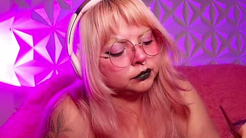 Gina George online show from 05/05/26, 12:40