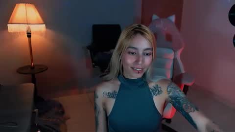 Snapshot of saucy_jenn1 chatting on 12/02/24, 01:58 I AM JENN  online show from 12/02/24, 01:58