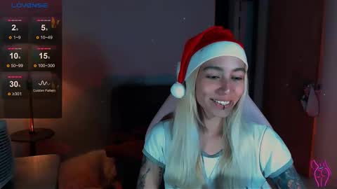 Snapshot of saucy_jenn1 chatting on 12/15/24, 09:53 I AM JENN  online show from 12/15/24, 09:53
