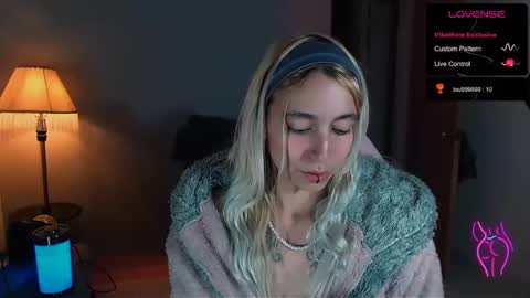 Snapshot of saucy_jenn1 chatting on 12/29/24, 03:22 I AM JENN  online show from 12/29/24, 03:22