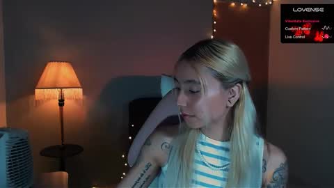 Snapshot of saucy_jenn1 chatting on 01/17/25, 02:50 I AM JENN  online show from 01/17/25, 02:50