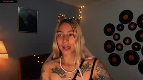 Snapshot of saucy_jenn1 chatting on 02/28/25, 02:42 I AM JENN  online show from 02/28/25, 02:42