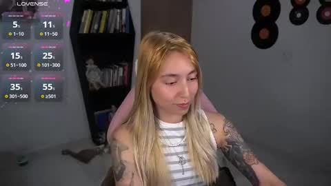 Snapshot of saucy_jenn1 chatting on 09/17/25, 03:19 I AM JENN  online show from 09/17/25, 03:19