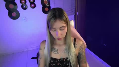 I AM JENN  online show from 05/10/26, 10:48
