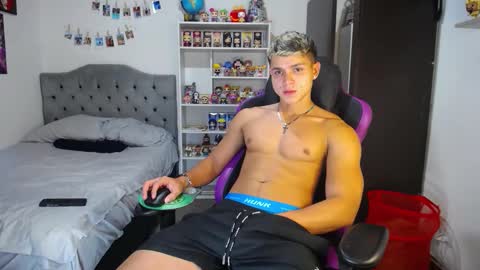 Snapshot of saulomiralles chatting on 09/19/25, 11:27 Saulo online show from 09/19/25, 11:27