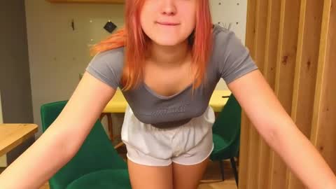 Snapshot of sav_anna chatting on 12/15/24, 05:53 LUNA and ANNA    online show from 12/15/24, 05:53