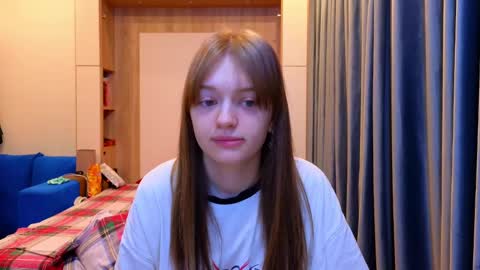 Snapshot of sav_anna chatting on 01/26/25, 04:41 LUNA and ANNA    online show from 01/26/25, 04:41