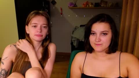 Snapshot of sav_anna chatting on 09/14/25, 09:58 LUNA and ANNA    online show from 09/14/25, 09:58