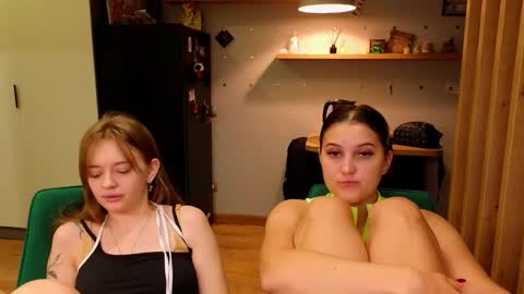 Snapshot of sav_anna chatting on 10/04/25, 01:31 LUNA and ANNA    online show from 10/04/25, 01:31
