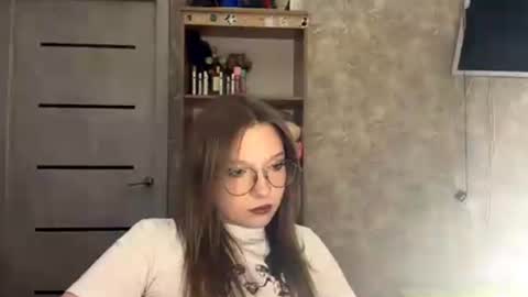 Snapshot of savannahbrettmann chatting on 07/28/26, 02:24 Eva online show from 07/28/26, 02:24