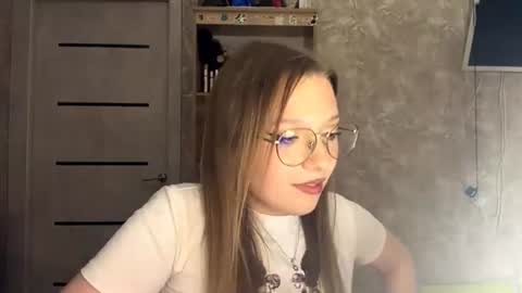Snapshot of savannahbrettmann chatting on 07/28/26, 04:39 Eva online show from 07/28/26, 04:39