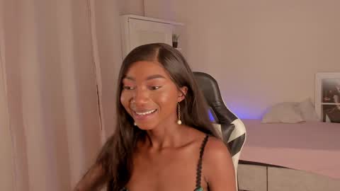 Snapshot of savannahwildee chatting on 12/13/24, 08:26 Savannahwildee online show from 12/13/24, 08:26