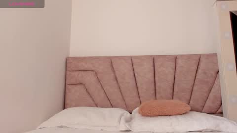 Snapshot of savannahwildee chatting on 11/16/25, 01:06 Savannahwildee online show from 11/16/25, 01:06