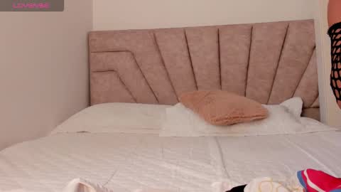 Savannahwildee online show from 11/18/25, 01:04