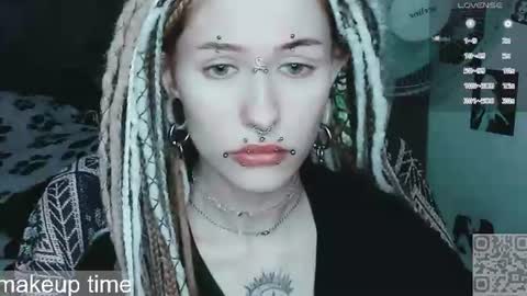 pronoun she. name Mary. age 21. online show from 06/11/26, 12:14