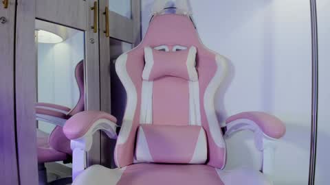 Snapshot of saylilith chatting on 01/07/25, 12:20 Say Lilith Monday to Saturday 700am to 140pm Colombian time online show from 01/07/25, 12:20