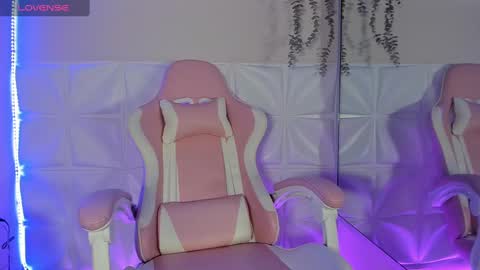 Snapshot of saylilith chatting on 02/18/25, 12:06 Say Lilith Monday to Saturday 700am to 140pm Colombian time online show from 02/18/25, 12:06