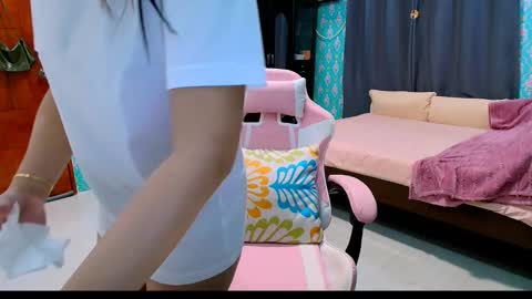 scarlett. online show from 12/17/25, 02:06