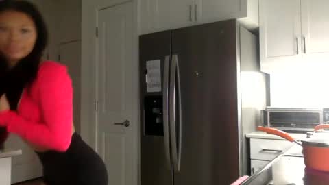 Snapshot of scarjoyce chatting on 12/19/25, 12:06 scarjoyce online show from 12/19/25, 12:06