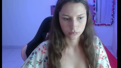 Snapshot of scarlet118082 chatting on 04/28/26, 02:22 scarlet118082 online show from 04/28/26, 02:22