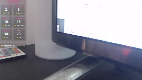 Snapshot of scarlet_100 chatting on 12/20/25, 02:29 scarlet_100 online show from 12/20/25, 02:29