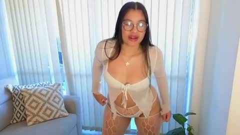 scarlet__15 online show from 05/07/26, 12:32