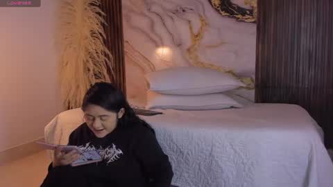 Snapshot of scarlet__rose_ chatting on 07/19/26, 11:36 scarlet__rose_ online show from 07/19/26, 11:36