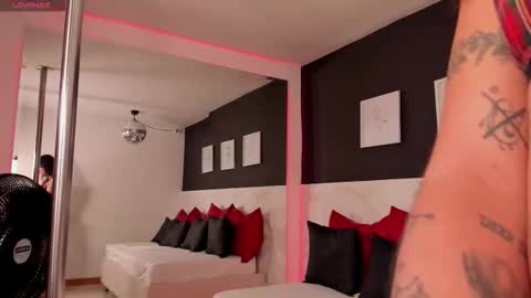 Scarlet online show from 09/12/25, 05:02