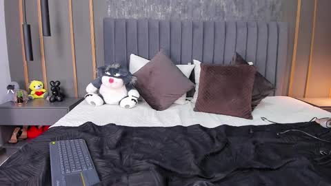 Maria online show from 11/13/25, 01:54