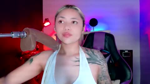 Snapshot of scarlet_gold chatting on 01/13/26, 05:13 scarlet_gold online show from 01/13/26, 05:13