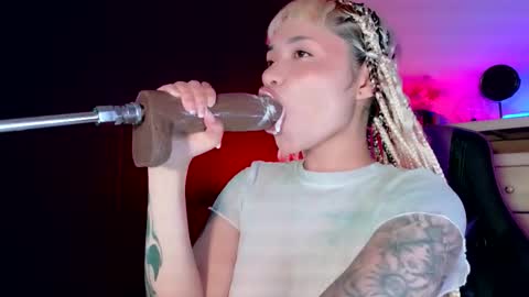 Snapshot of scarlet_gold chatting on 01/17/26, 03:33 scarlet_gold online show from 01/17/26, 03:33