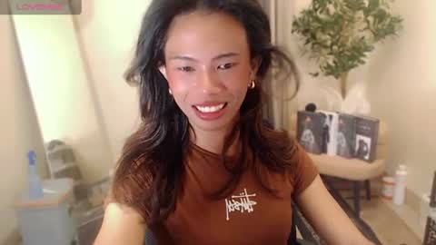 Snapshot of scarlet_kisses chatting on 07/18/26, 12:31 Scarlet online show from 07/18/26, 12:31