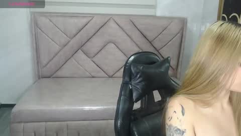 Snapshot of scarlet_queen_v chatting on 06/18/26, 12:42 Hi Stream 1430 to 2100pm online show from 06/18/26, 12:42