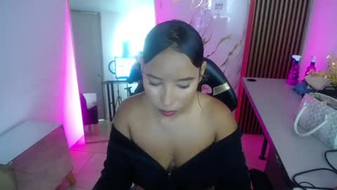 Snapshot of scarlet_rouse_m chatting on 05/12/26, 08:28 scarlet_rouse_m online show from 05/12/26, 08:28