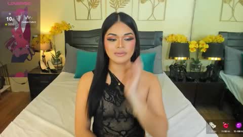 Snapshot of scarlet_snow_asian chatting on 09/19/25, 04:36 Scarlet online show from 09/19/25, 04:36