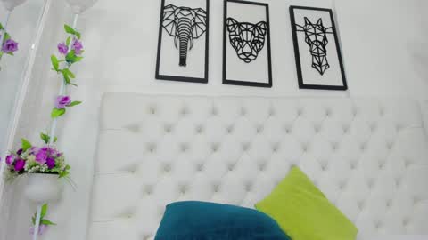 Snapshot of scarlet_stan22 chatting on 01/25/25, 05:08 Isa online show from 01/25/25, 05:08