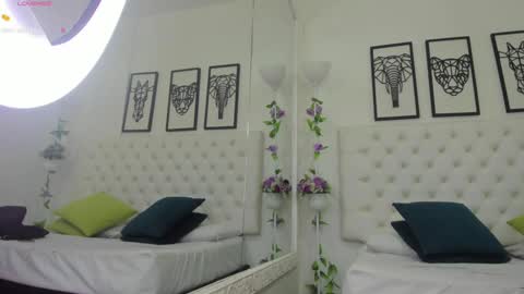 Snapshot of scarlet_stan22 chatting on 01/28/25, 10:56 Isa online show from 01/28/25, 10:56